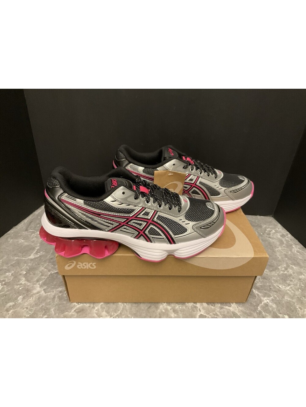 New! Womens ASICS GEL KINETIC FLUENT Black/Pink Glo Athletic Shoes. Size 8. Nice